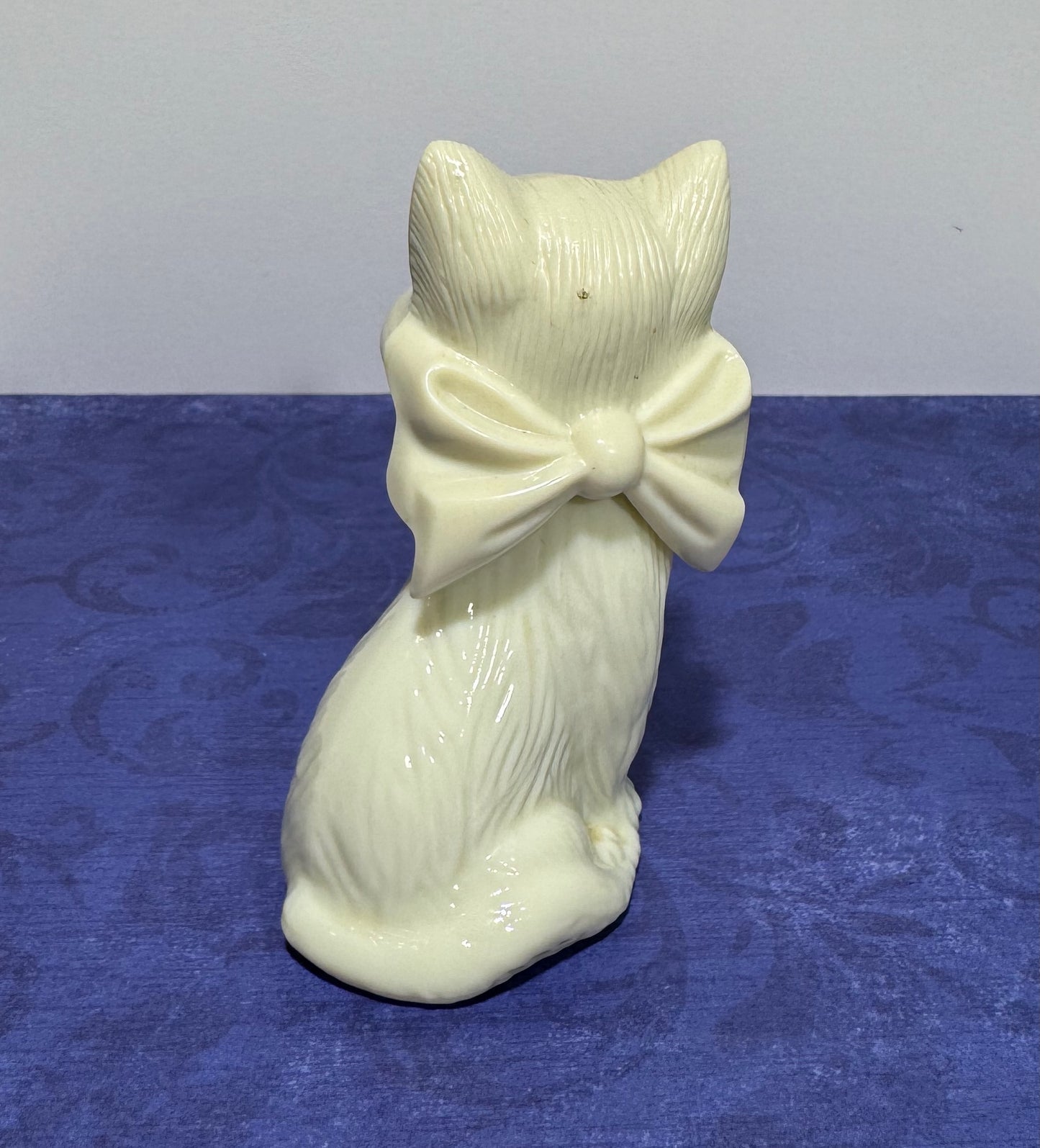 Vintage Avon White Cat Blue Eyes Topaze Cologne Bottle