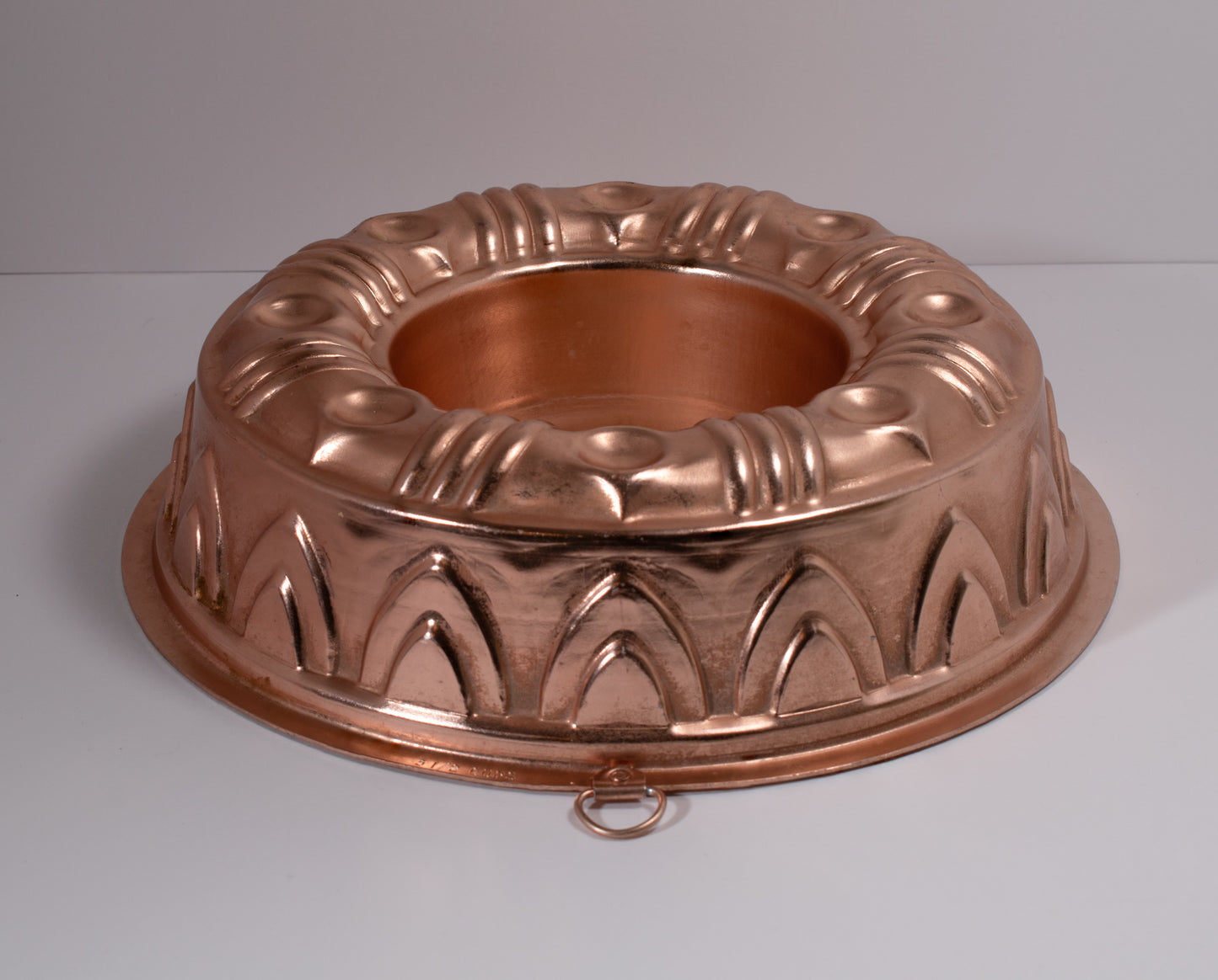 Vintage 3.5 Cup Jello Mold