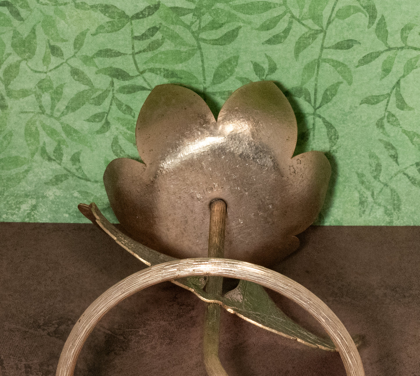 Avon Flower/Tulip Metal Candle Holder