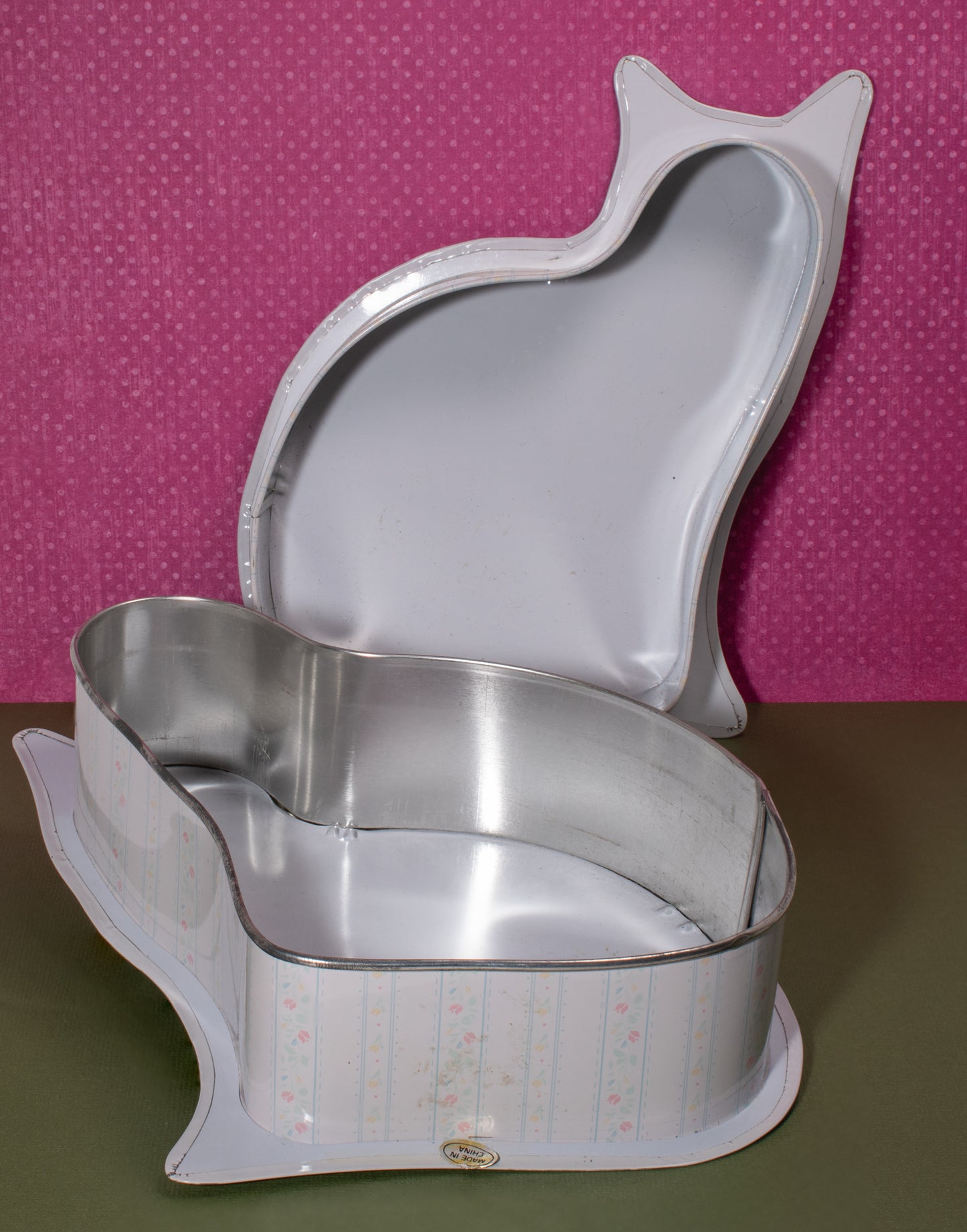 Mother and Baby Easter Bunny Tin